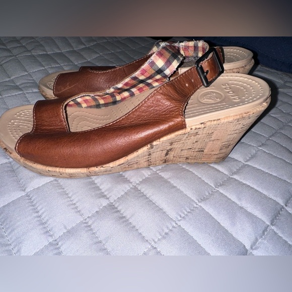 Crocs Brown Leather Wedge Shoes with Cork Sole size 7 - Picture 1 of 6
